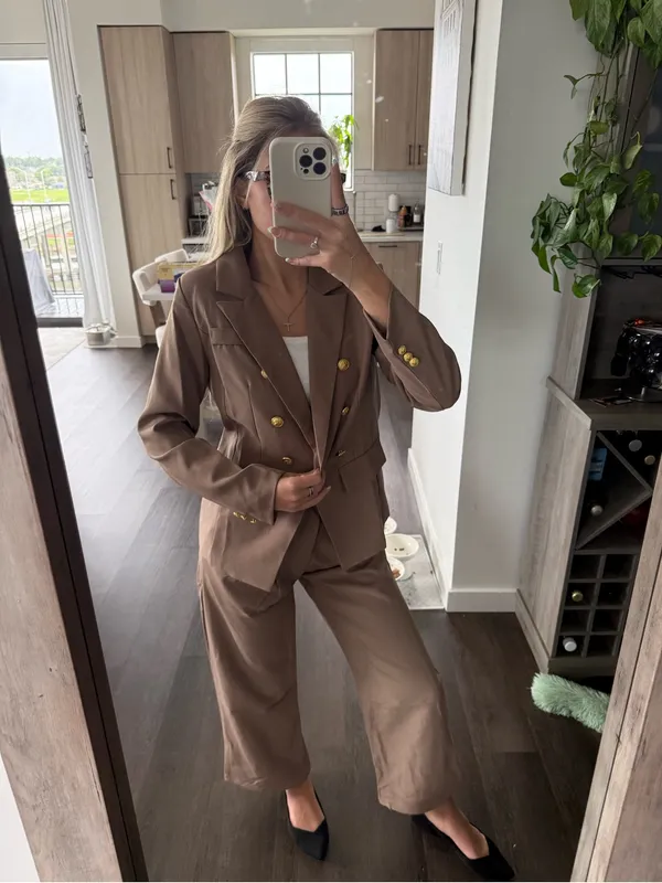 Tailored High-Waist Straight-Leg Pantsuit in Brown (Size Brown) - Image 3
