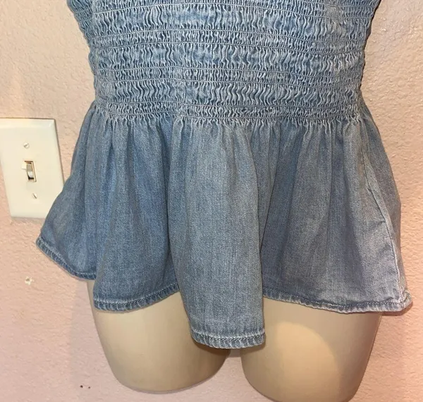 GAP Women’s Denim Smocked V Neck Ruffle Sleeve Top Size Medium - Image 6