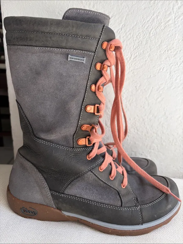 Chacos Waterproof Women's Gray Lace-Up Hiking Boots with Pink Laces - Image 2