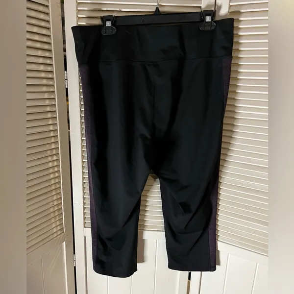 1X Idealogy athletic purple black capris - Image 2