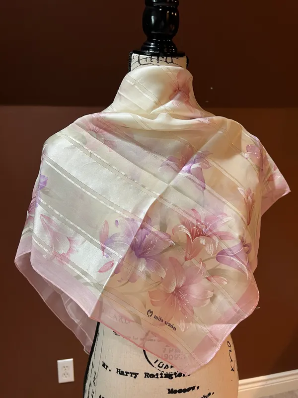 Beautiful Vintage Silk Scarf. Pink - Image 5