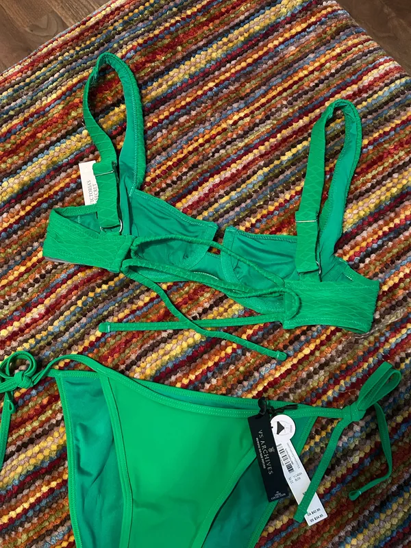 Victoria's Secret Emerald Green Two-Piece Bikini Set 32A top & small bottom NWT - Image 9