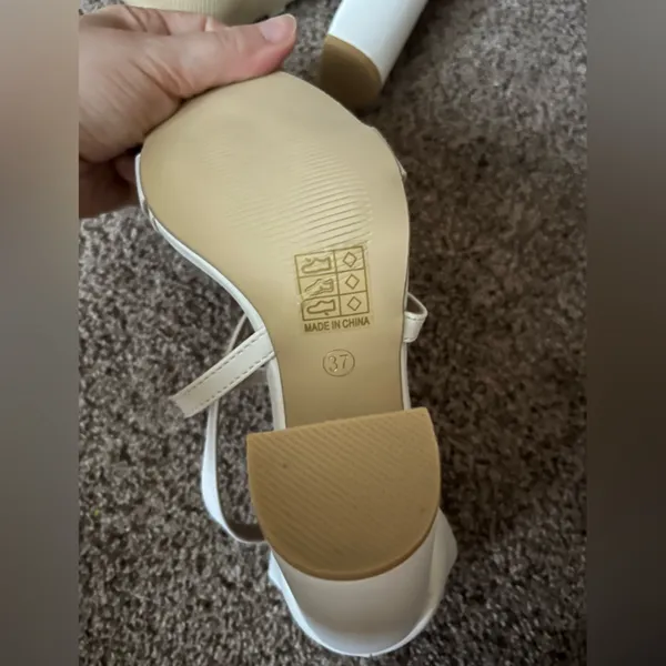 NWT White Open Toe Cross Strap Heels Size 6.5 - Image 9