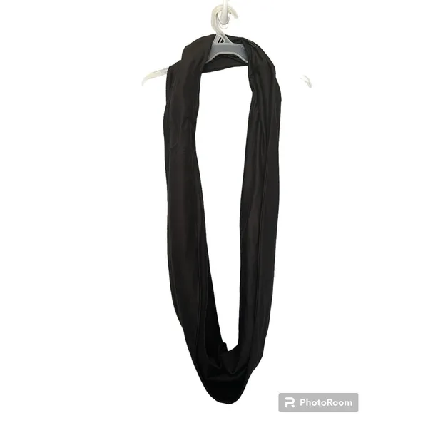 Beyond Yoga pocket infinity Scarf‎ black - Image 2