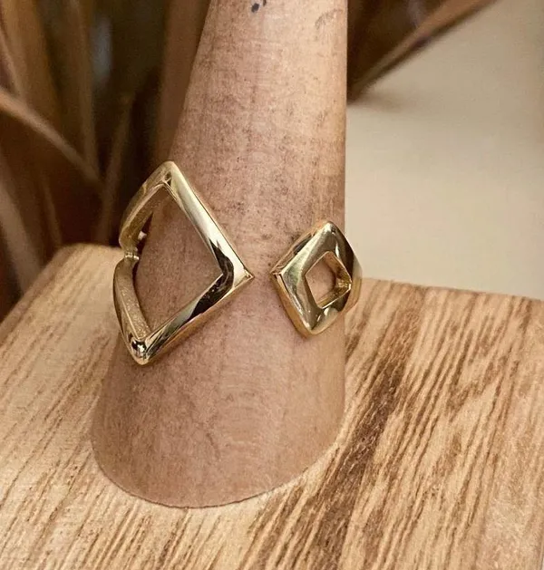IP Gold Stainless Steel Art Deco Ring Size 8,10 - Image 2