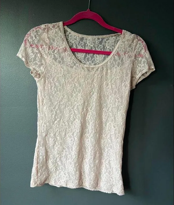 Pale pink lace top with camisole - Image 2