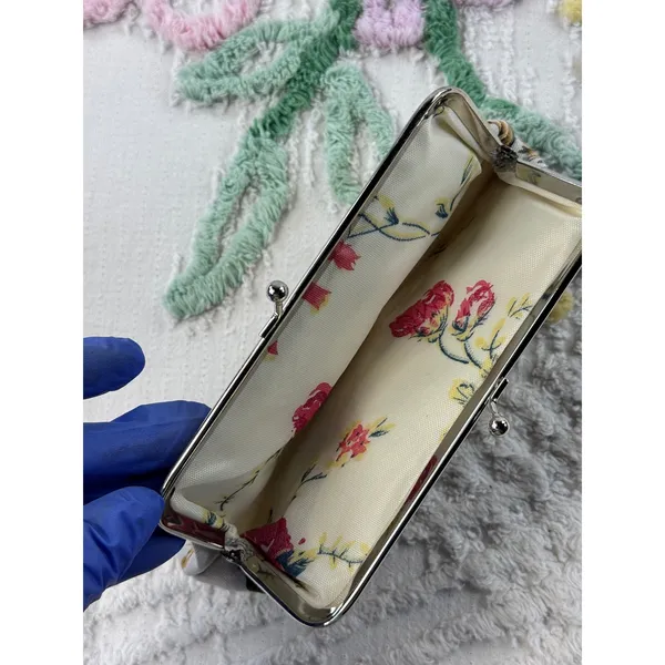 Home-X Floral‎ Tapestry Kiss Lock Clutch Bag Cream Red Yellow Rose SKU 65888 - Image 5