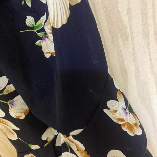 Shein floral navy dress in size small - Image 3