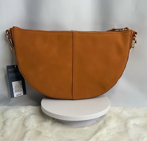Universal Threads Brown Slouched Half-Moon Shoulder Bag with Gold Chain – NWT - Image 2