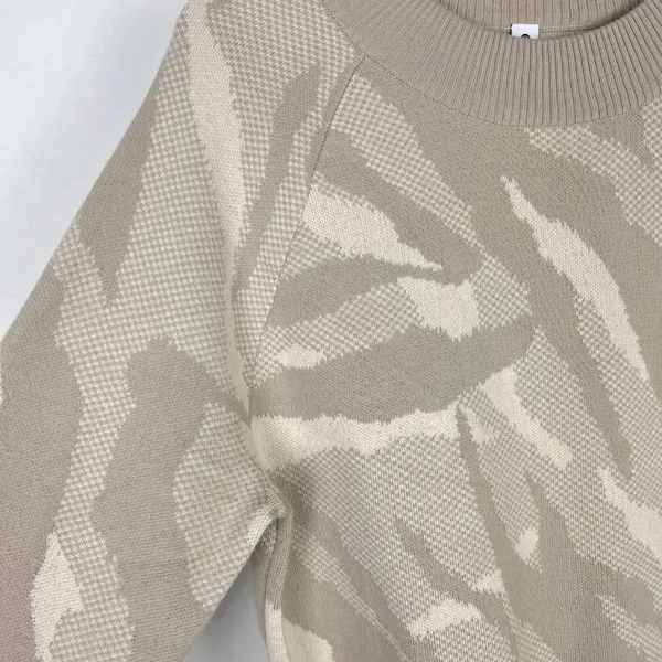 Jacquard Textured Crew Sweater Merino Wool Size Medium M EUC L2377 - Image 6