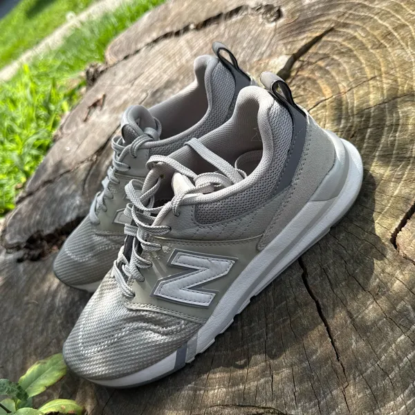 Women New Balance 009v1 Running Shoes Lace-Up, Low Top, Light Cliff Grey size 8.5 - Image 4