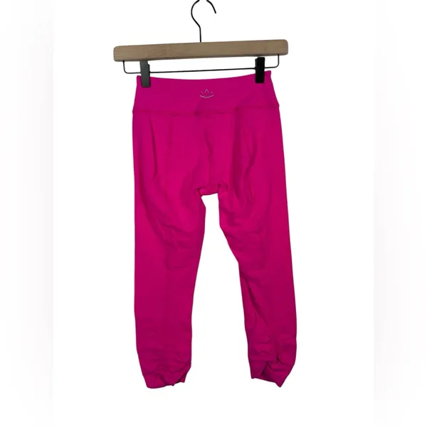 Beyond Yoga Pink High Rise Leggings‎ Size Small Cropped Yoga Activewear - Image 4