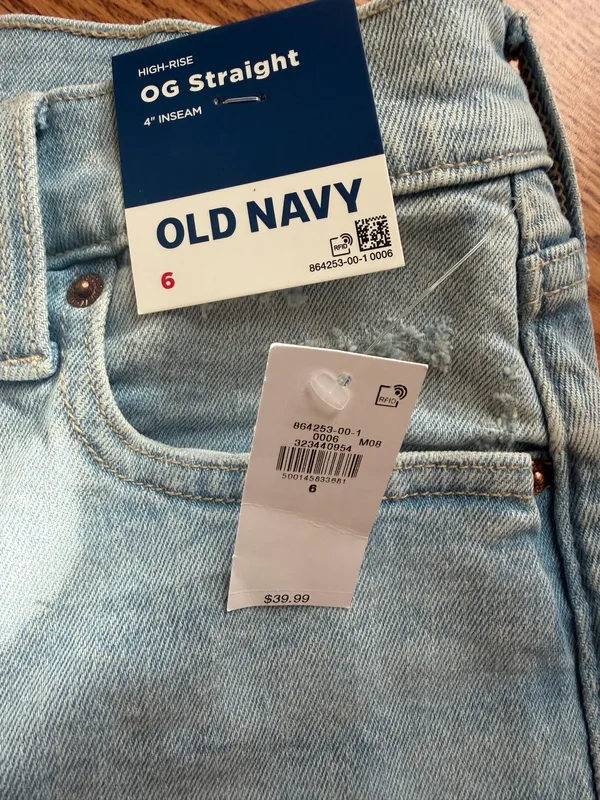 Old Navy Shorts  - Image 3