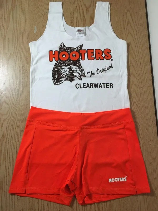 New Women’s Hooters Tank and Shorts Outfit from Clearwater Florida Size Medium - Image 7