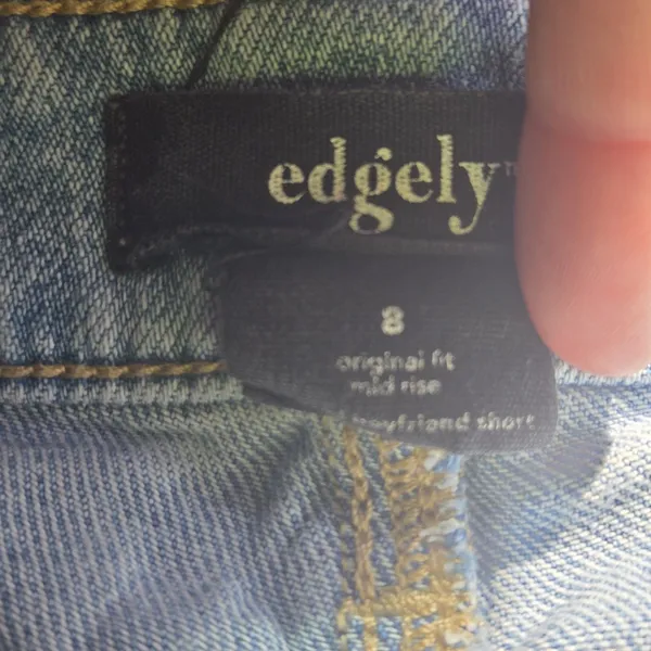 Maurices Edgely relaxed Boyfriend Denim Cargo Shorts distressed Size 8 Grunge - Image 6