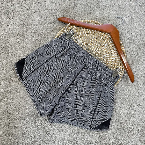 Lululemon Women’s Hotty Hot Shorts Pull On 4” Lined in Seawheeze Size 6 - Image 4