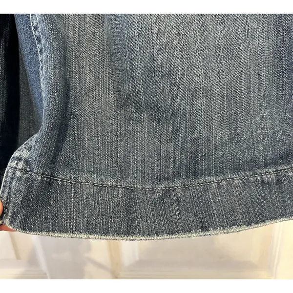 Old Navy Womens Blue Denim Mini Skirt Size 8 Medium Wash Front Slit Raw‎ Hem Y2K - Image 3