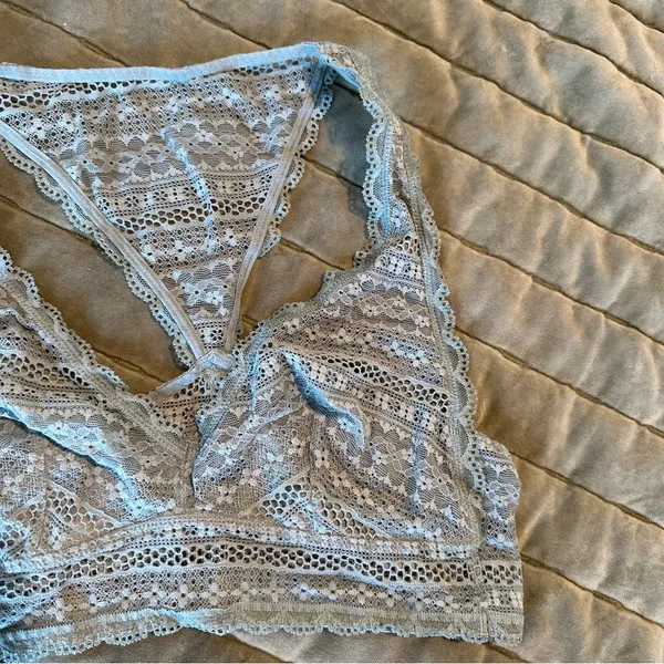 VICTORIA’S SECRET Lace Bralette in Pale Green - Image 2