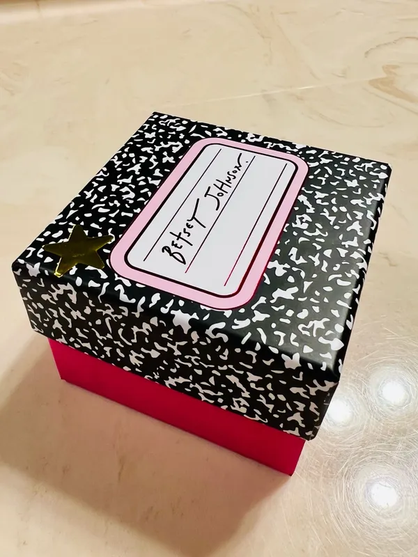 BETSEY JOHNSON Gold Plated Pave Crystal Pencil Wrap Band Ring Gift Box Size 7.5 - Image 8