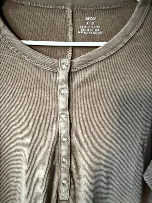 Aerie Brown Ribbed Long Sleeve Henley Top Size L - Image 4