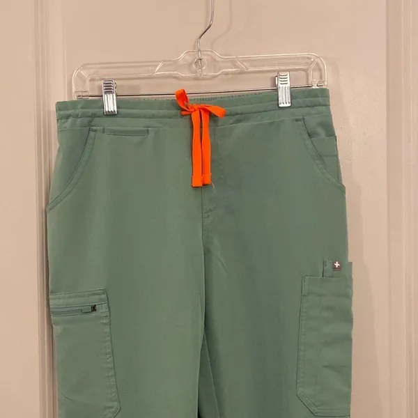 Figs scrub pants Yola skinny scrubs women’s Size small S/P - Image 3