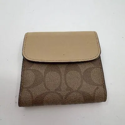Coach Signature C Brown Beige Patent Leather Wallet - Image 2