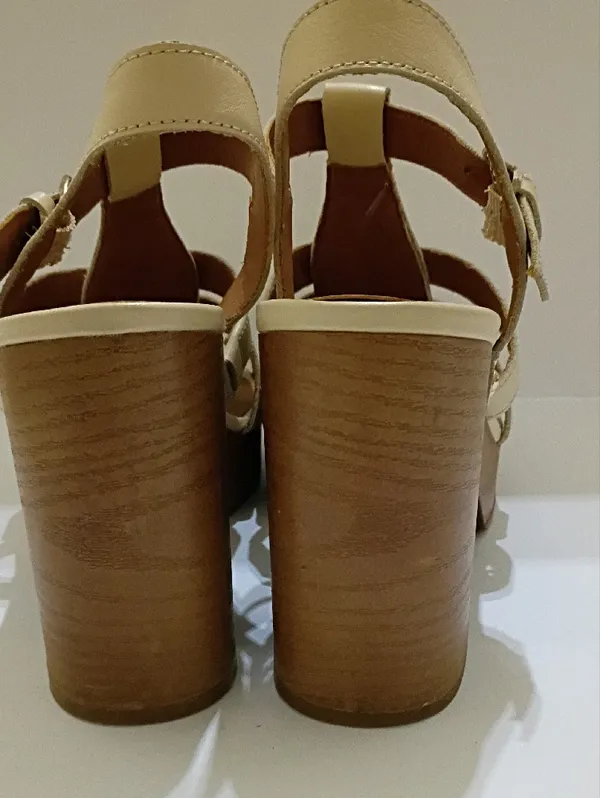 Lucky Brand Cream Platform Strappy Sandals - Image 3