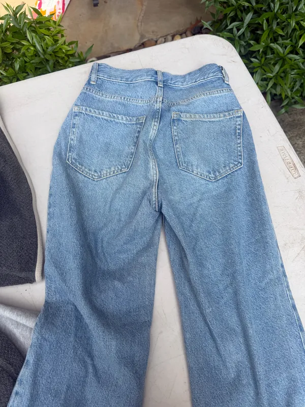 PacSun Ripped Mom Jeans - Image 4