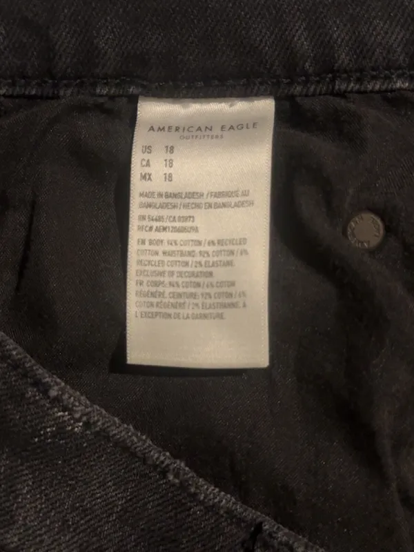 American Eagle Outfitters Black Distressed High-Rise Denim Shorts - Image 4