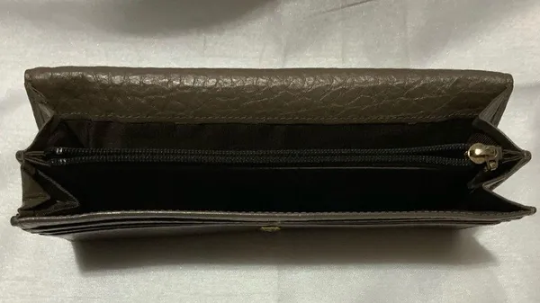 Beautiful Samantha Thavasa beige leather wallet - Image 5