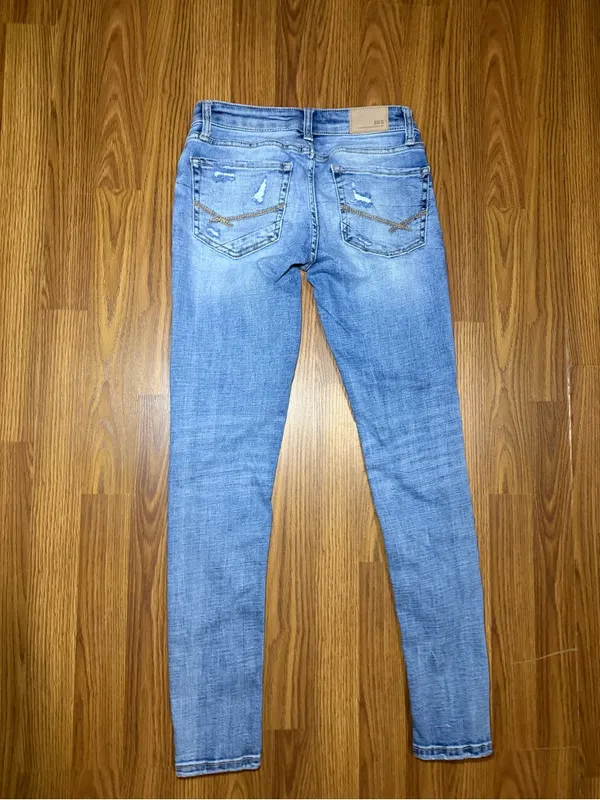 BKE Stella Slim Fit Low Rise Skinny Jeans 25 x 29.5 light distressing - Image 3