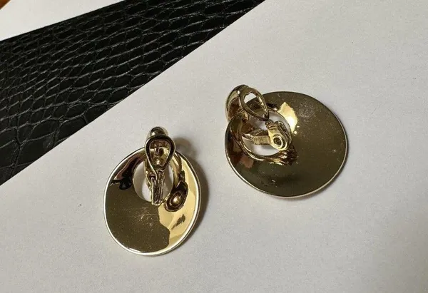 Pretty Clip-on Clip On Earrings Gold Tone Door Knocker Style - Image 7