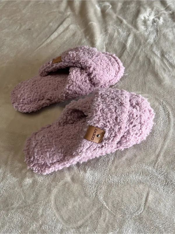 GOEWY Lavender Fuzzy Criss Cross Memory Foam Slippers House Shoes Sz 5-6 NWOT - Image 2