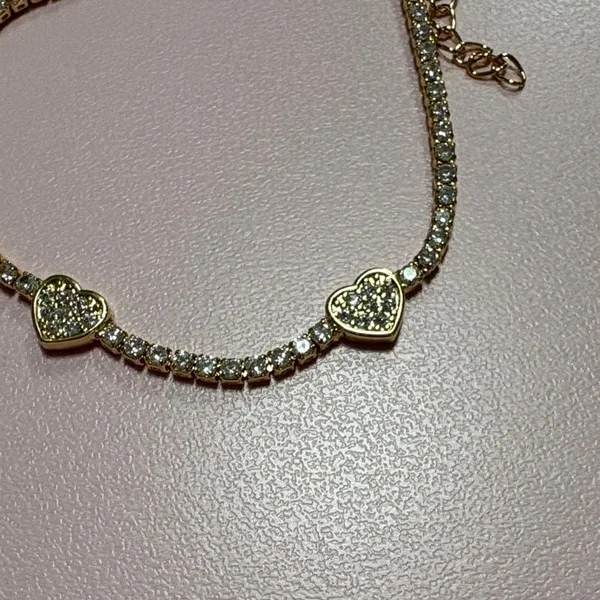 Elegant Gold Heart Bracelet - Image 2