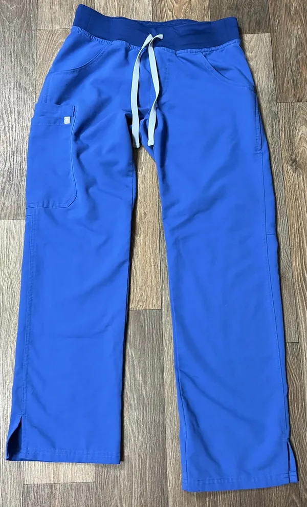 FIGS Kade Cargo Scrub Pants Women’s - Image 6