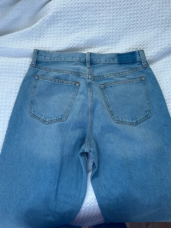 Abercrombie Slouchy Mid-Rise Jeans - Image 4