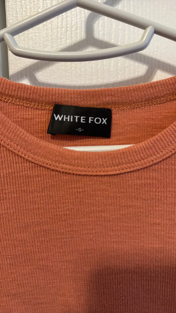 White Fox Cropped Long Sleeve - Image 4