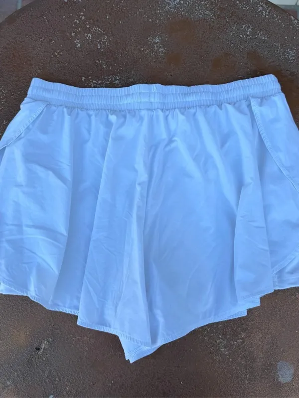 Target White all in motion flowy white running/ exercise shorts with built in spandex Size L #athleisure #yoga - Image 4