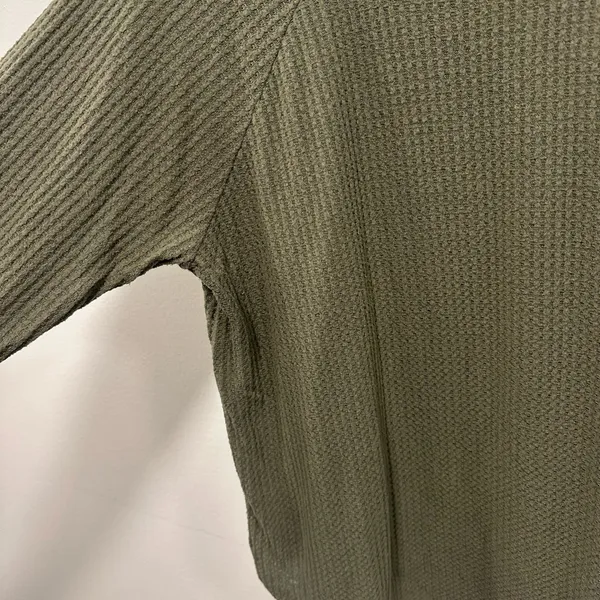 American Eagle Outfitters Olive Long Sleeve Henley Tee Size XL! - Image 3