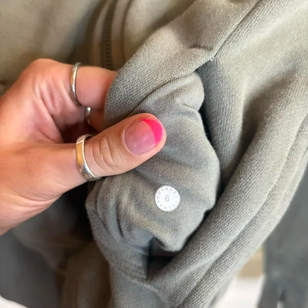 Lululemon scuba full zip hoodie sweatshirt size 6 - Image 3