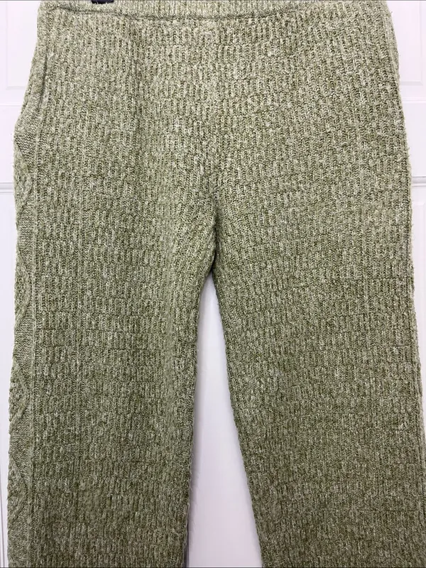 Universal Threads Olive Green Wide Leg Cable Knit Pants - Size Medium - Image 11