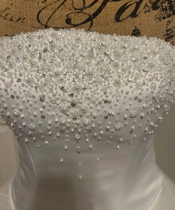 Mori Lee size 6 wedding dress - ball gown style - strapless- pearls/rhinestones - Image 3