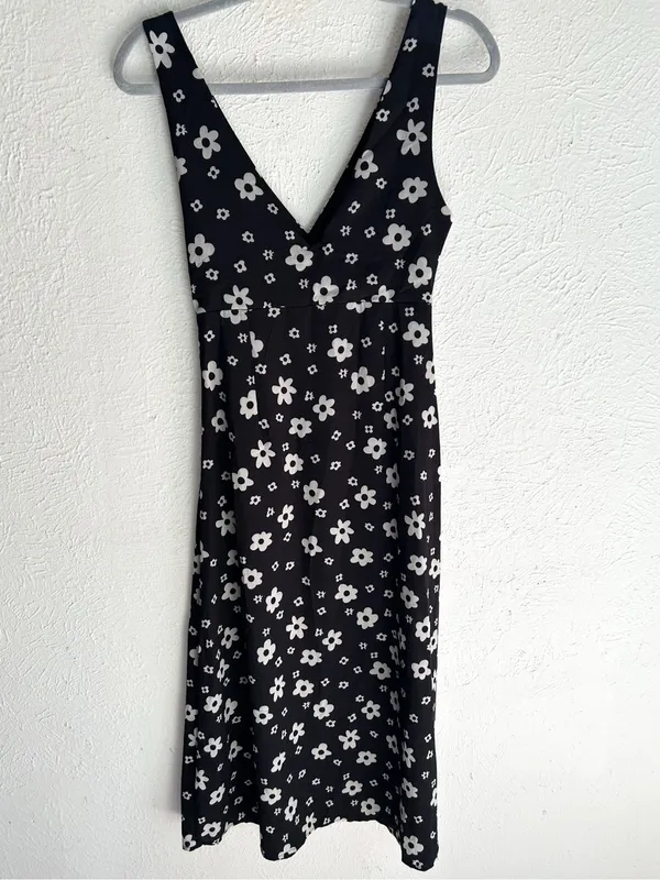 Princess Polly Black & White Daisy Floral Midi Dress Size US 0 - Image 5