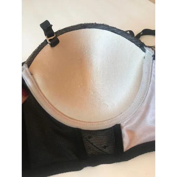 Black fuchsia lace adjustable‎ or removable straps bra Size undefined - Image 9