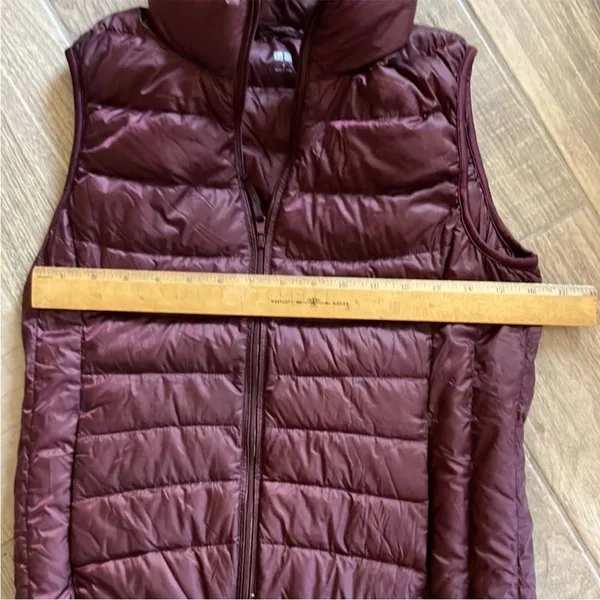 UniQlo Burgundy‎ Vest Size Small - Image 3
