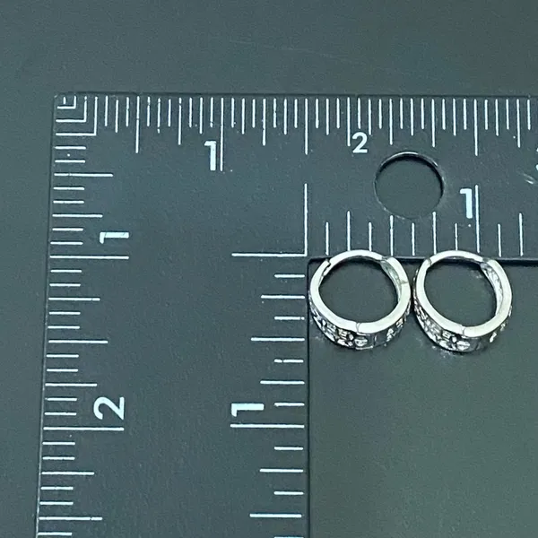 925 Signed Sterling Silver Flower Filigree Huggie Mini Hoop Earrings 3g. - Image 10