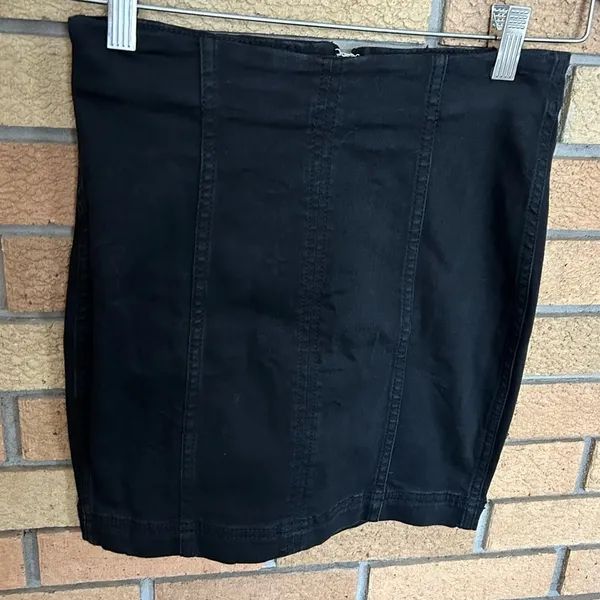 Free People Modern Femme Washed Black Denim Mini Skirt Size 2 - Image 2