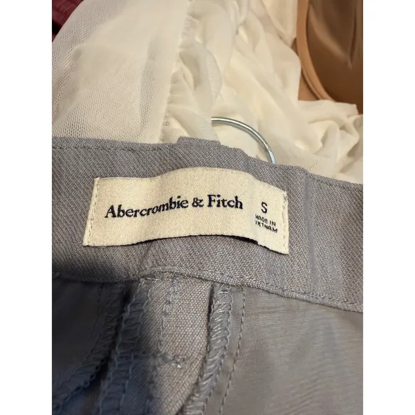 Abercrombie & Fitch Women Light Grey Tailored Pleated Shorts NWT Size S 149-440 - Image 3