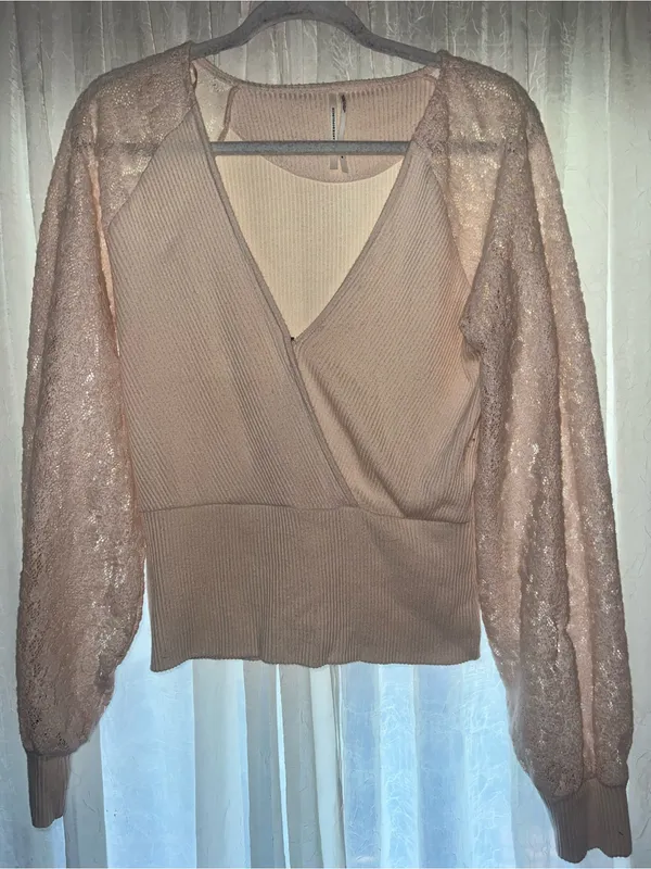 Anthropologie Lace Sleeve Faux Wrap Top Womens M Ivory Rib Knit V-Neck Coquette - Image 2