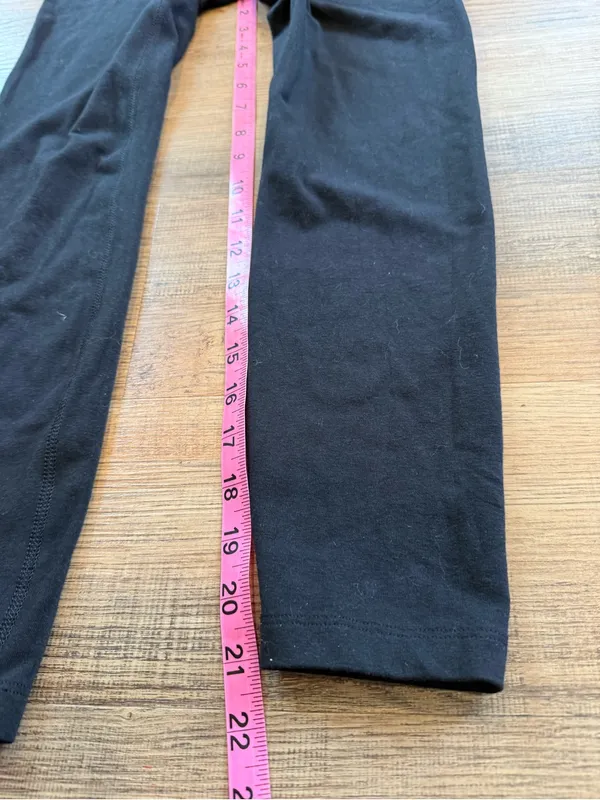 Old Navy Black High-Rise Women's Leggings - Image 5